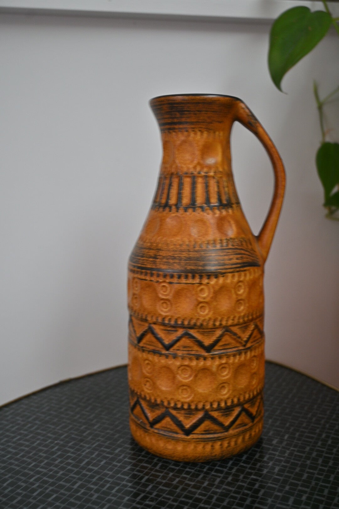 Vaas BAY West-Germany Met Relief Patroon In Oranje Hoog 20cm