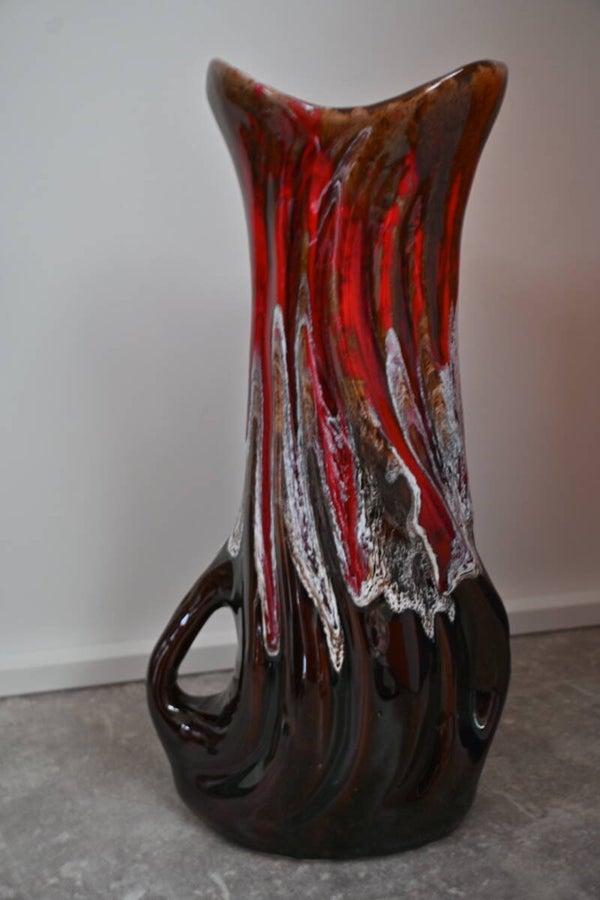 Mooi Vormgegeven Decoratieve Vaas uit de Jaren 70