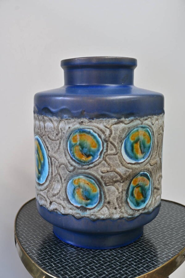 Mooi gedecoreerde West Germany Vaas In Blauw en Grijs Hoog 25cm