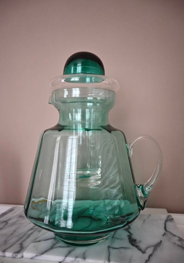 Vintage Italiaanse Groene Glas Karaf met Ijscompartiment Jaren 60/70 Empoli Stijl