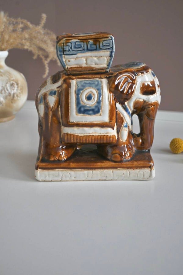 Olifant van keramiek