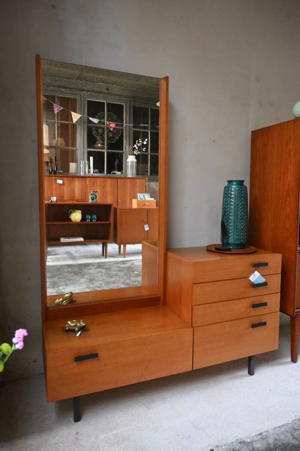 Prachtige asymmetrische vintage kaptafel jaren 60
