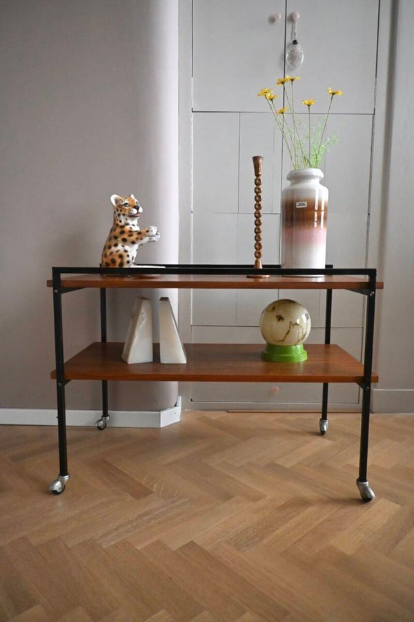 Mooie mid-century vintage bijzettafel jaren 60.