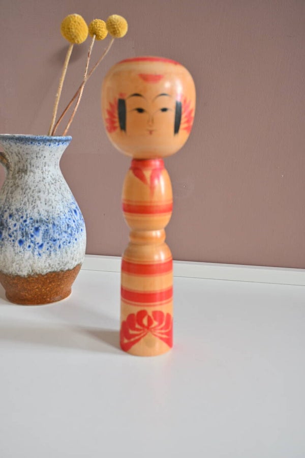 Grote vintage Japanse Kokeshi-pop
