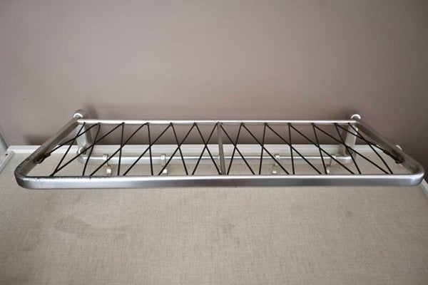 vintage aluminium wandgarderobe of treingarderobe