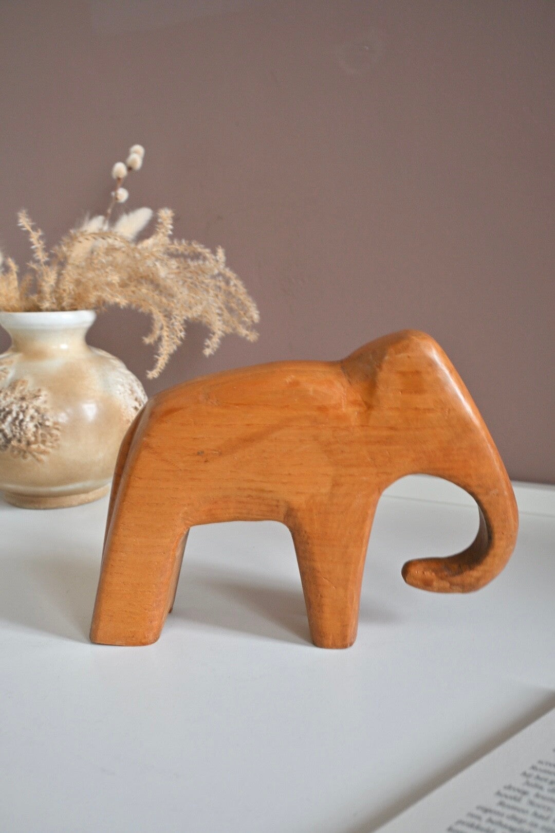 Vintage houten minimalistische olifant
