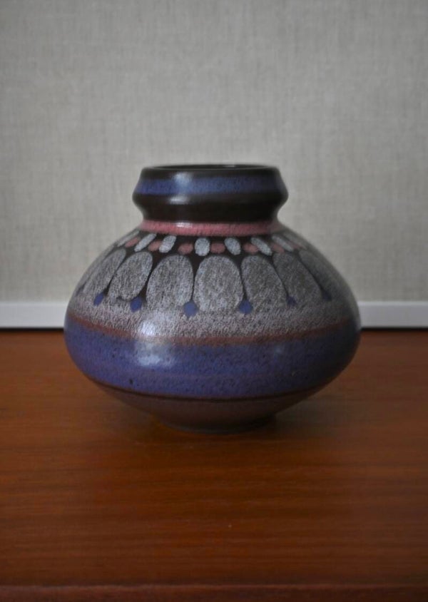 Keramieken vaas uit de populaire 'Viola'-serie KMK