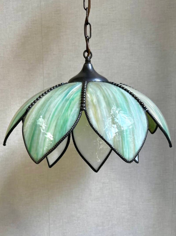 Prachtige grote lotus bloem hanglamp