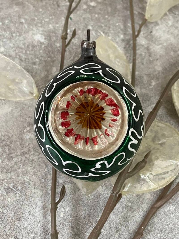 Antieke Kerstbal Deukbal Zilver Groen en Rood 9cm