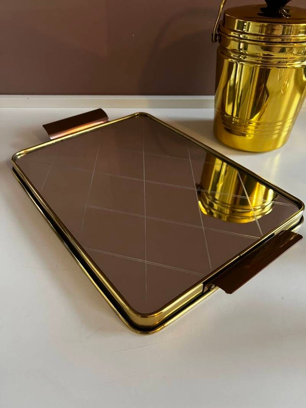 Glazen dienblad met koperen handvaten