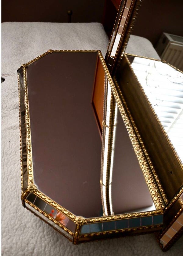 Wandconsole of spiegelplank uitgevoerd in de iconische Hollywood Regency stijl