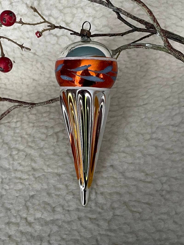 Oude Vormbal Bal met Pegel Oranje Geel Groen 14cm