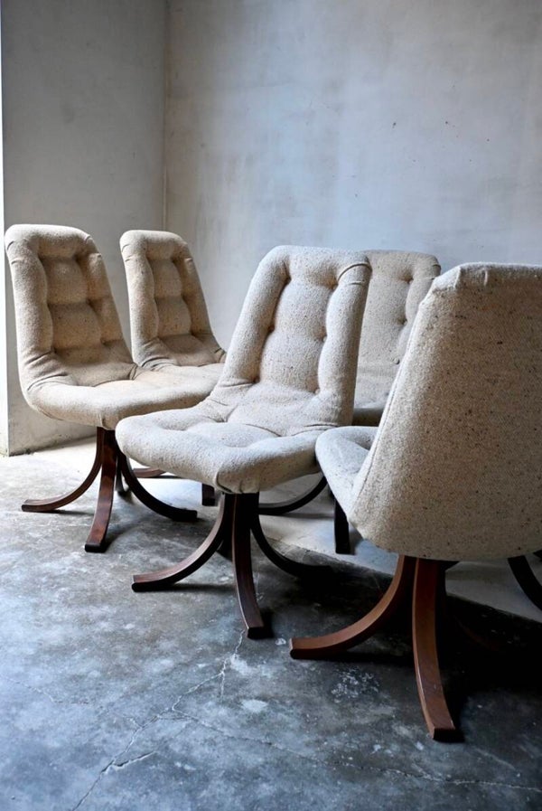 Zes Scandinavische design draaibare eetkamerstoelen uit de jaren 60 of 70.