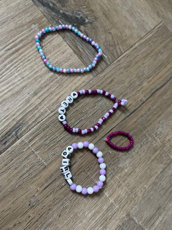 Set van 3 armbandjes en een ring