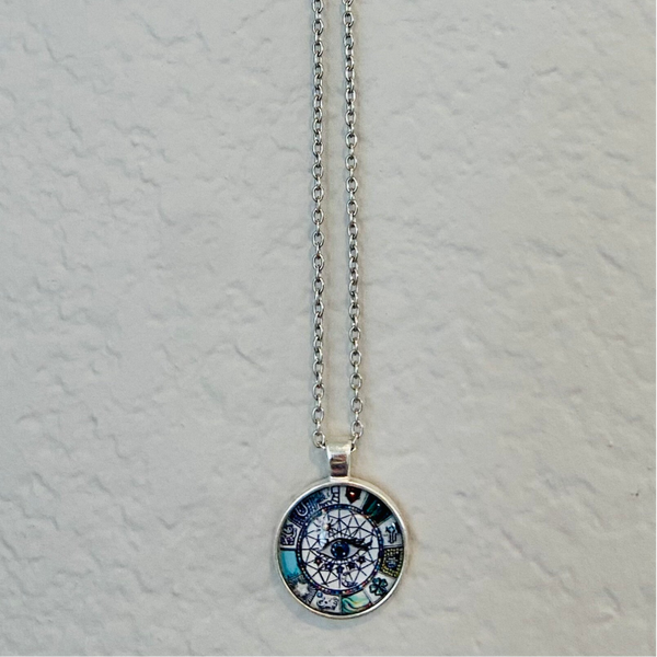 Round Eye Pendent Necklace
