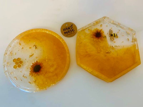 YELLOW/GOLD SET OF 2 LARGE BEE COASTERS