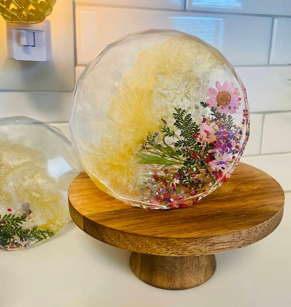 Set of 4  Resin Flower  Coasters w/pearl/champagne blends