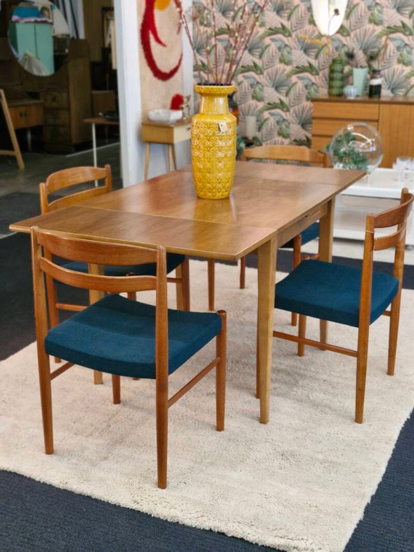 Vintage eettafel jaren 70 klein model