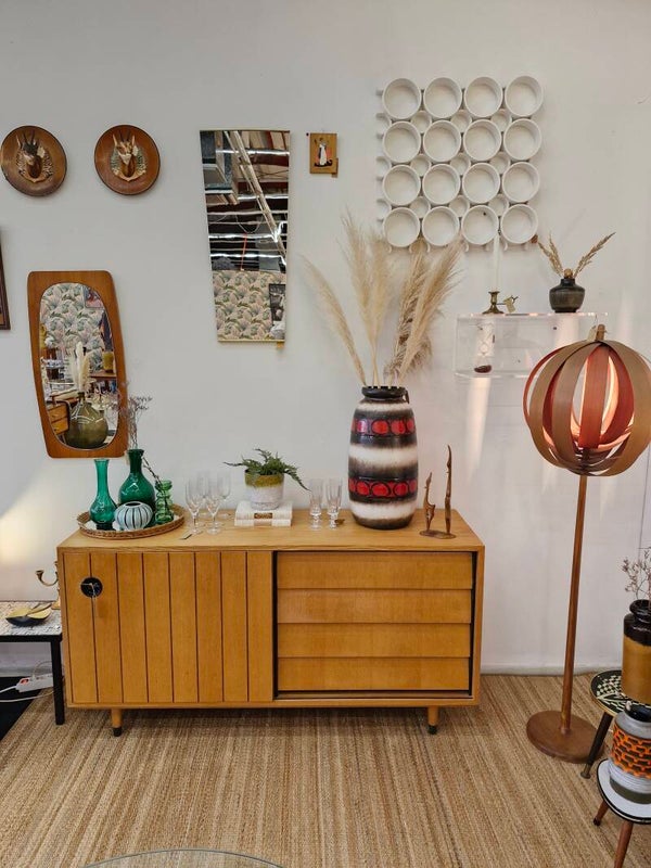 Dressoir schuifdeur en lades met zwarte greep 70s