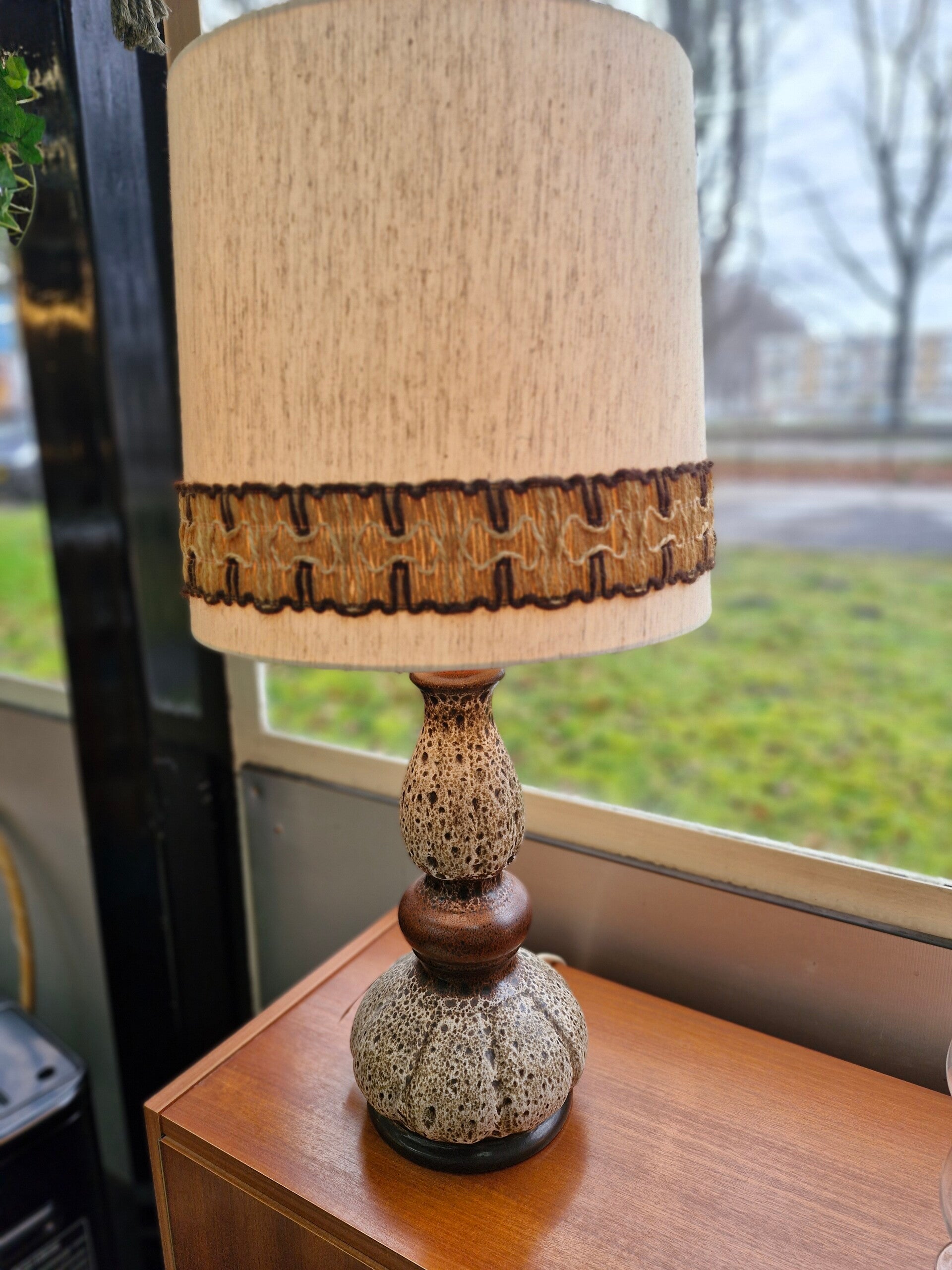 West Germany tafellamp 70s lava bruin/beige