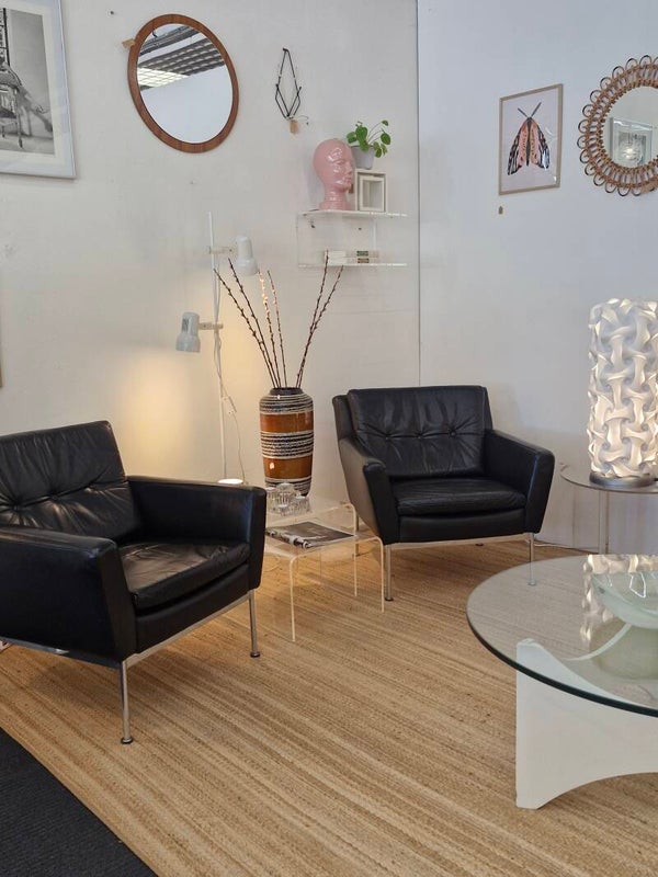 Vintage design fauteuils leer zwart ronde chromen poot 70s
