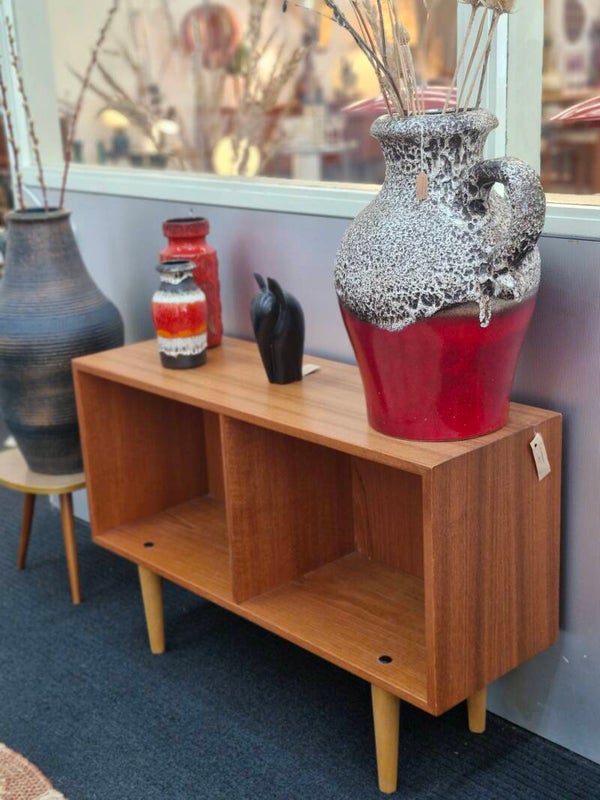Klein vintage boekenkastje / platenkastje Deens 70s