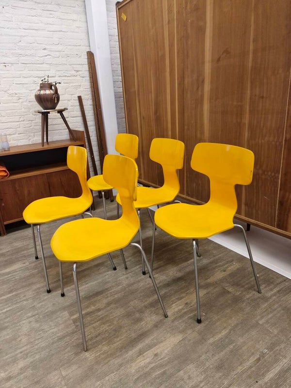 Fritz Hansen "Hammer" Stoelen (5) Model 3103 – Arne Jacobsen (1974)