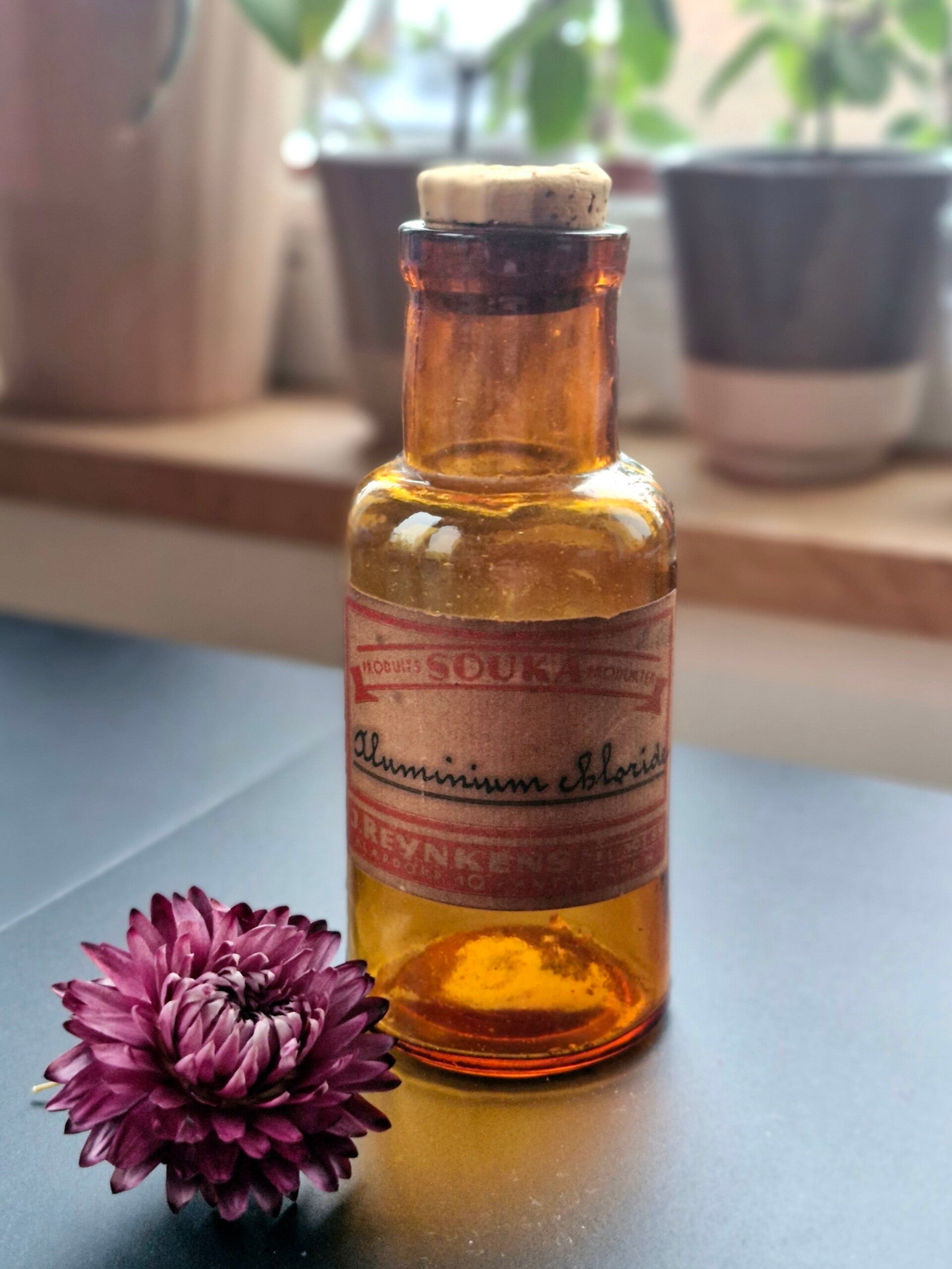 Antiek apotheek fles, aluminiumchloride.