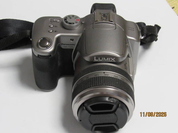 PANASONIC LUMIX DMC-FZ50 10.1 MP - ZOOM 12X LEICA OC VARIO-ELMARIT 2.8-3.7/7.4-88.8 ASPH.