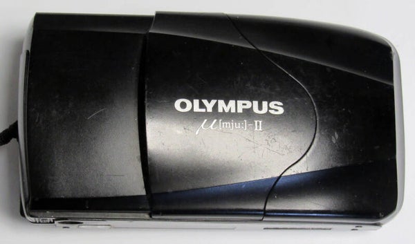 OLYMPUS MJU II (2) MULTI AF FLASH INTÉGRÉ ULTRA COMPACT 2.8/35mm CAMERA.