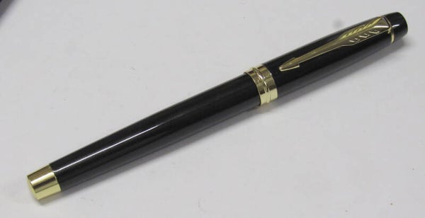 STYLO PLUME NOIR AGRAFE FAÇON PARKER