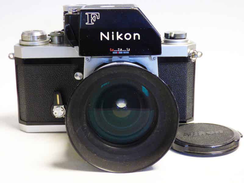 NIKON "F" AVEC PHOTOMIC FTN + OBJECTIF NIKKOR-H.C AUTO 3.5/28mm + ETUI CUIR