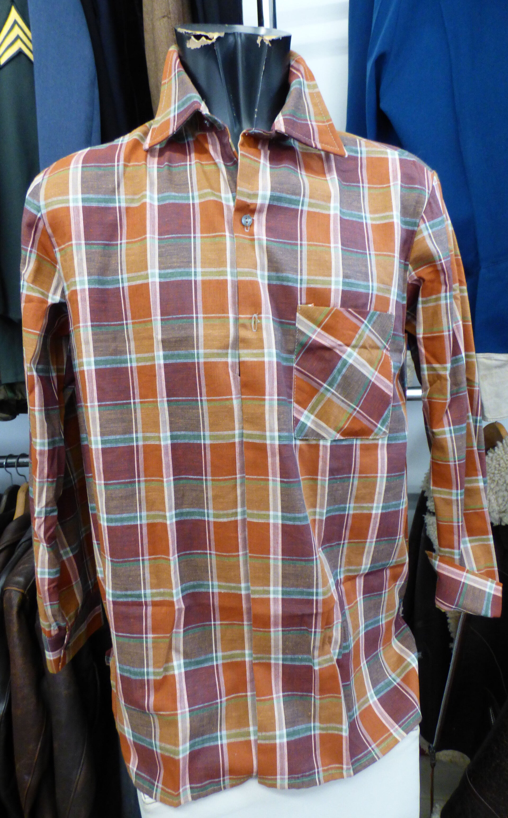 CHEMISE COTON VINTAGE TAILLE 40 BELLE QUALITÉ .