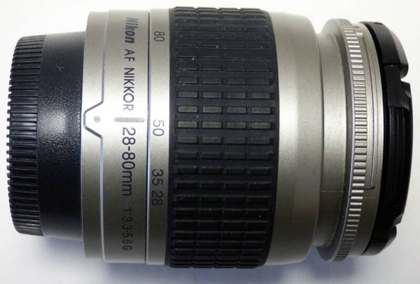 NIKON AF NIKKOR ZOOM 3.3-5.6G/28-80 mm mm Mise au point 0.35 m à l'infini - gris