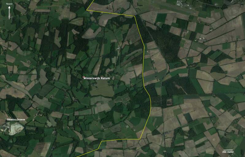 Google Earth foto van verschil in landschap tussen Nederlands en Duits gebied bij de buurtschap Ratum