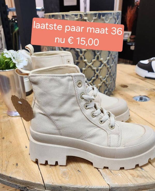 Boots canvas