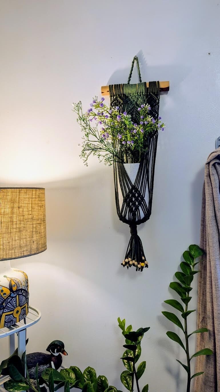 Decorative Plant Hanger with Cuban Flute
