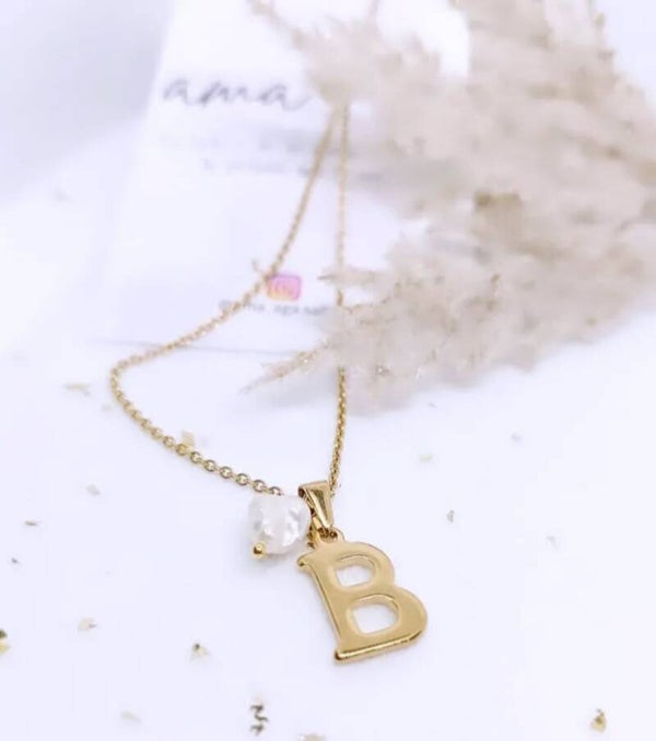 Gargantilla inicial grande