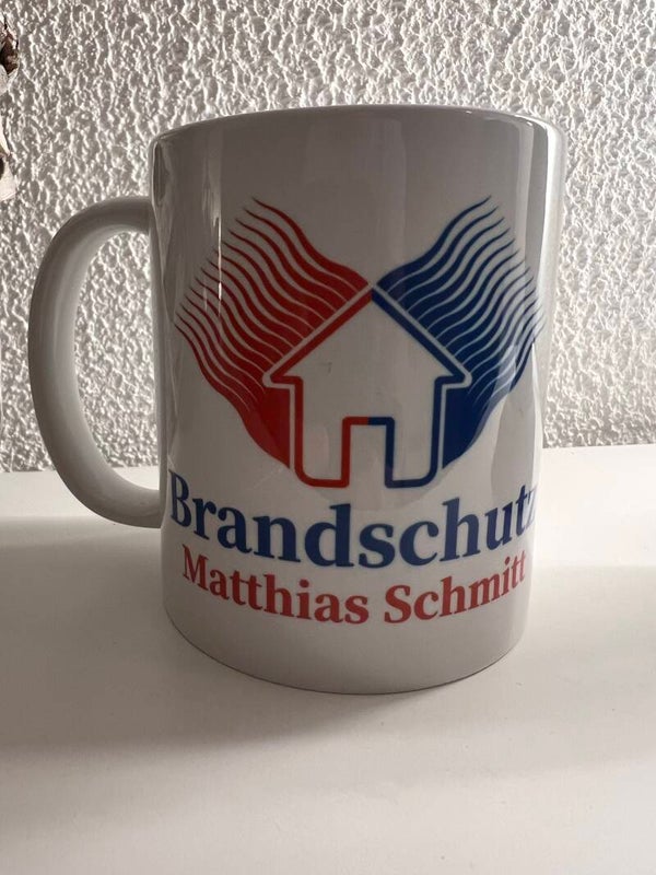 Tasse oder Buttons mit Aufdruck