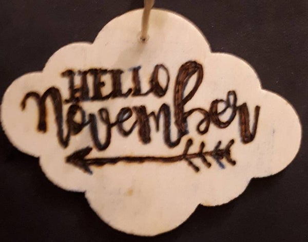 Kadolabel Hello november 