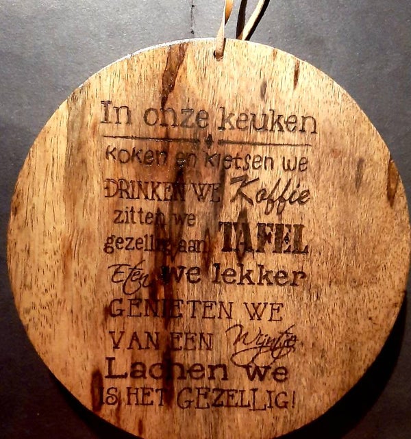 Snij-/serveerplank In onze keuken....