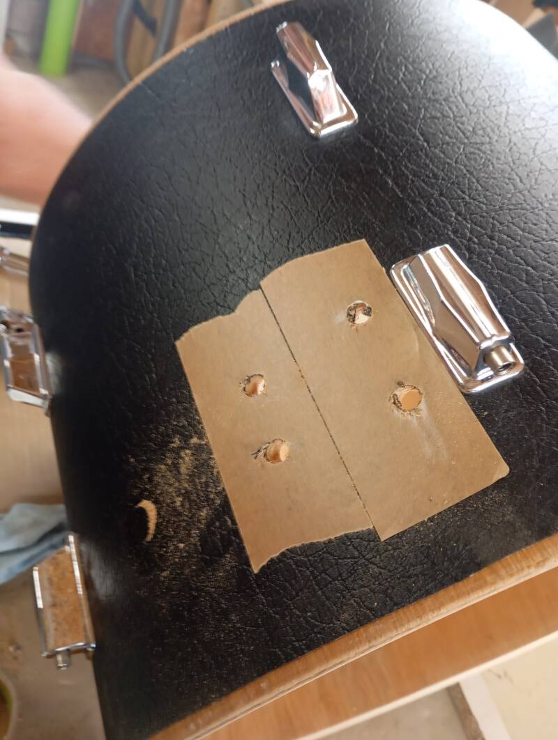 Jetzt sind die Löcher gebohrt...