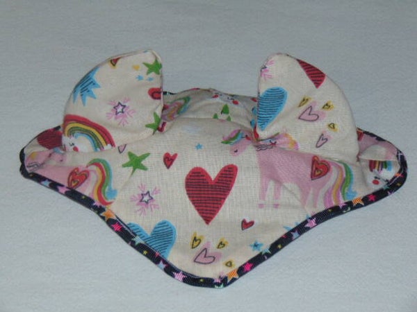 Bonnet Hobby Horse ( arc en ciel, cheval et coeur)