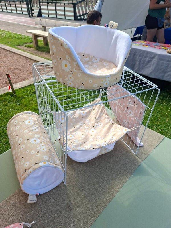 Ensemble cochon d'inde beige abeille