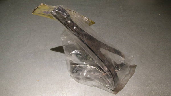 REG SPECIAL LARGE VINTAGE 70's Chrome Steel Toe Clips NOS! BX43