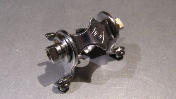 ..ZEUS 2000 / CRITERIUM vintage 70's/80's Down tube gear lever clamp with cable guides NOS! BB34A