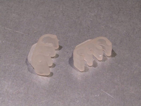 .REG Brake Cable HOUSING KEEPER Clips CLEAR 2X NOS! BXC00B18