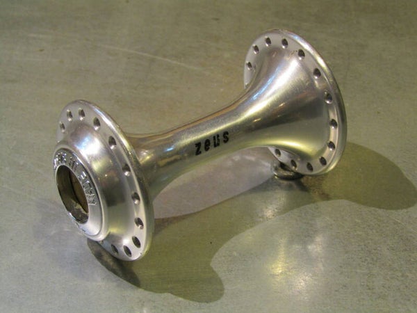 *ZEUS SUPER CRONOS 32o Front hub shell with dust caps NOS TAKE-OFF BXC00E13 2020 - 9/1/21 RK07