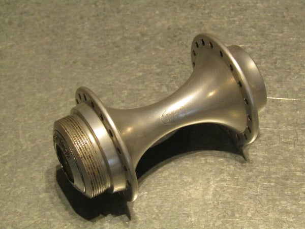 ZEUS 2000 SILVER VINTAGE 80's 36o FRENCH Thread rear hub shell with hardware TAKE-OFF NOS! Beta07 D03-004-02 11/8/21