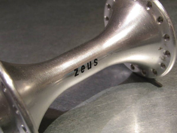 ZEUS SUPER CRONOS ERA TYPE 32o front hub shell NOS! BXC00F3 506 - 6/11/20 RK06